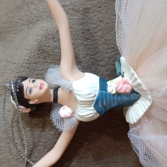 Barbie Lighter than Air porcelain ornament - Picture 3 of 15